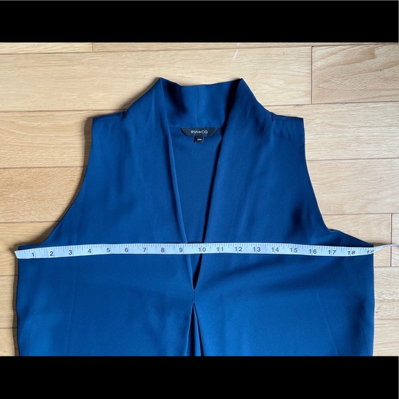 RW & Co Navy Shift Dress - Medium - Flattering Sleeveless Classy Dress - Picture 4 of 6